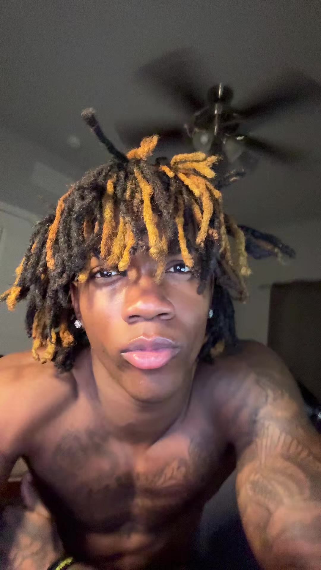 @🤫