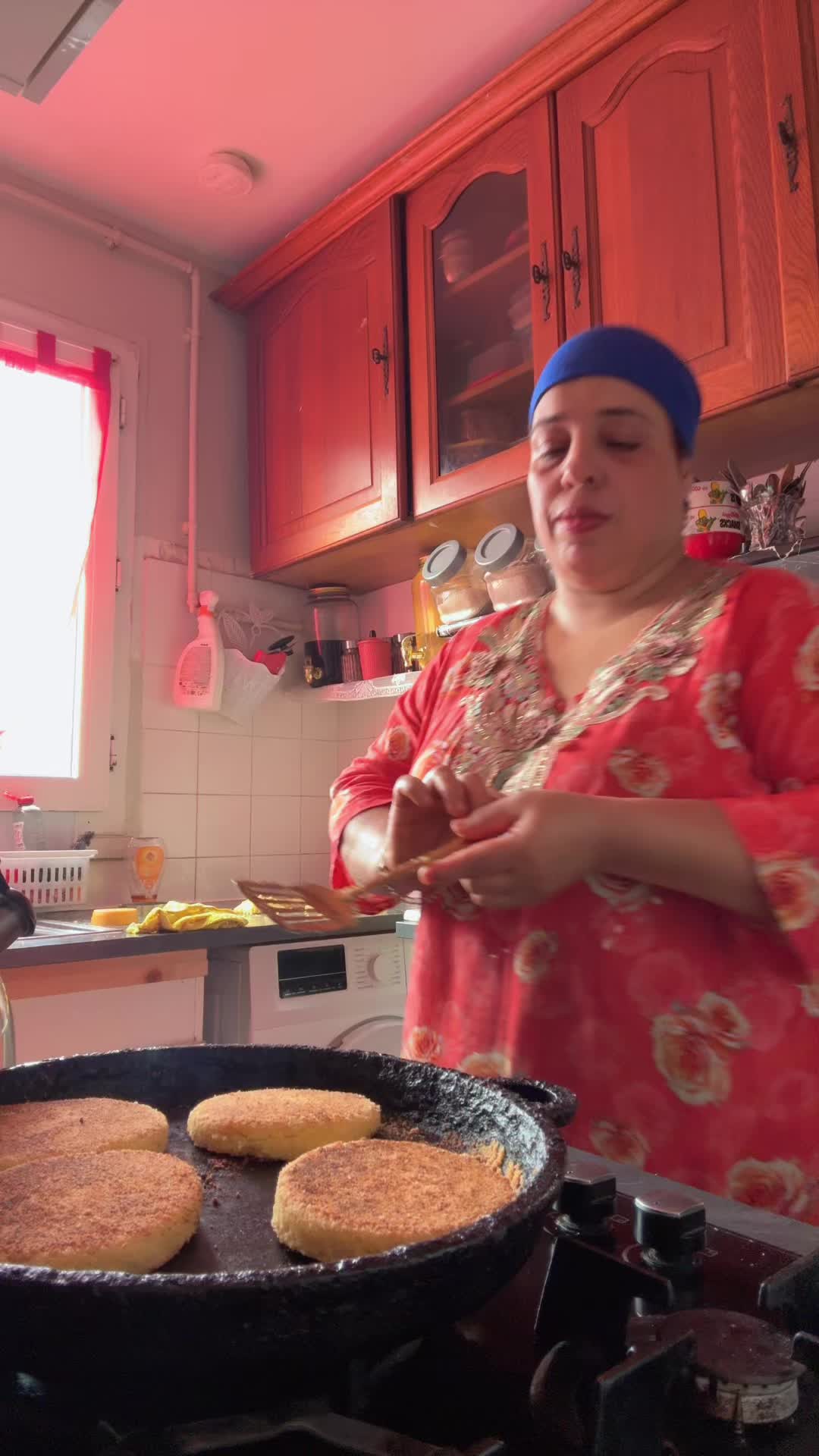 @متواضعة في فرنسا