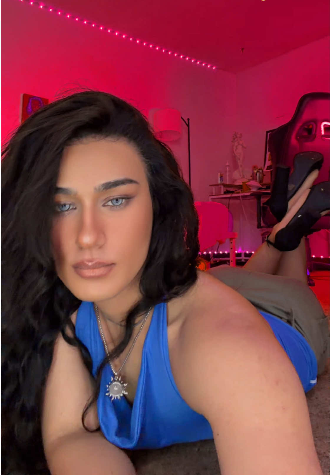 @theyenfox
