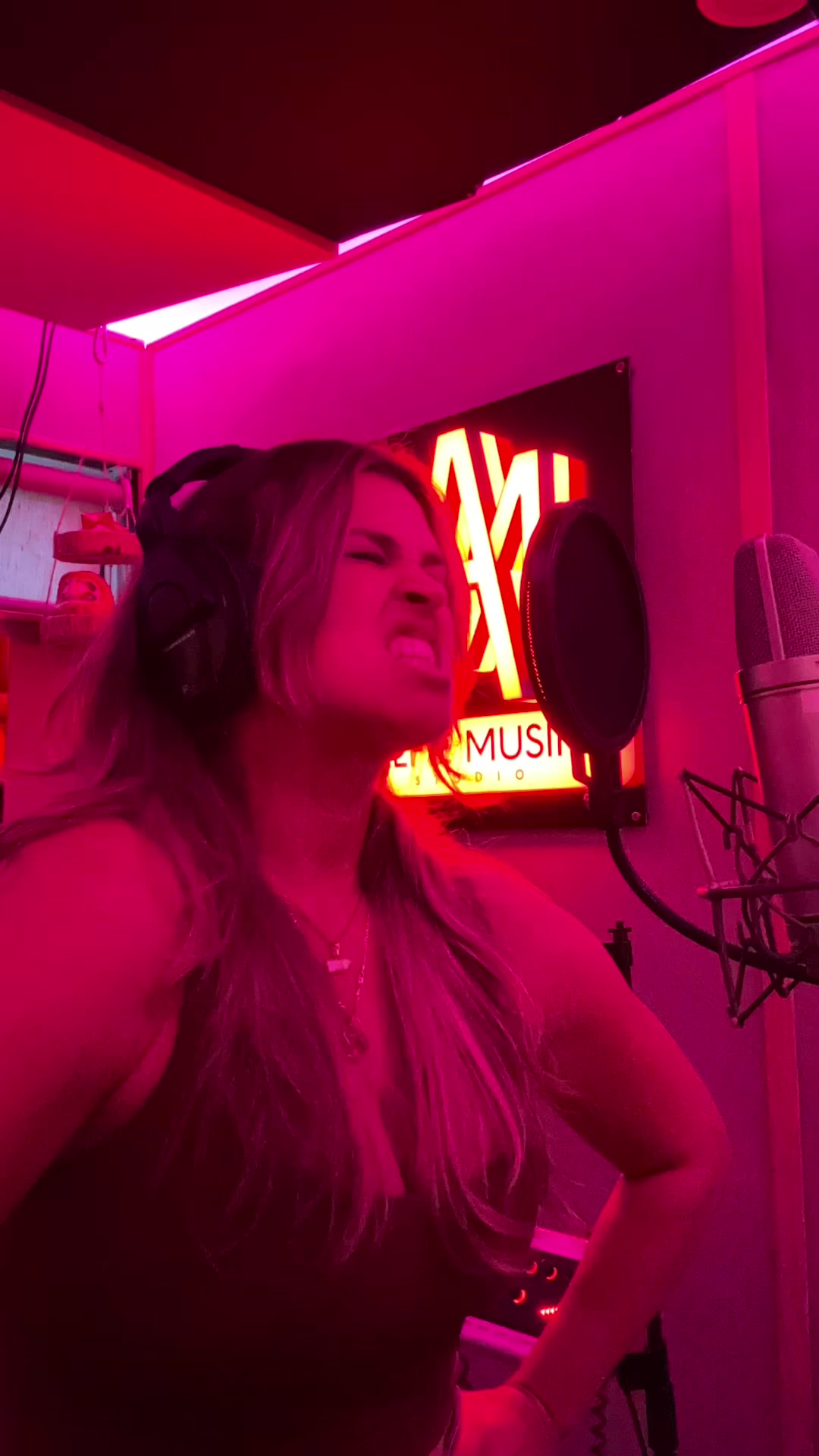 @janinarocks
