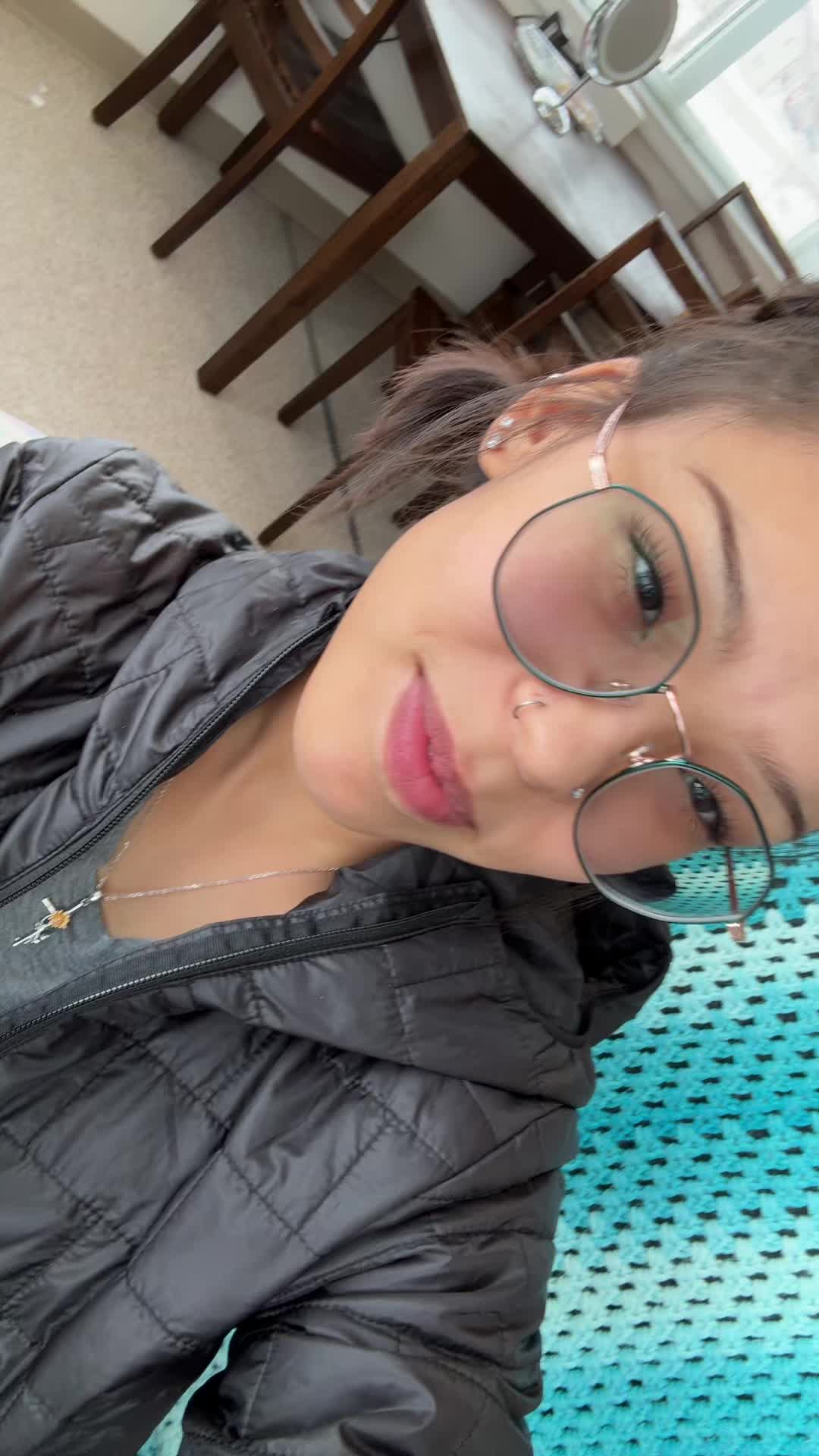 @𝚊𝚗𝚍𝚒 : )
