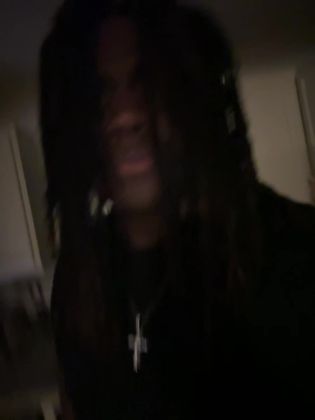 @KJ 🟣🔴