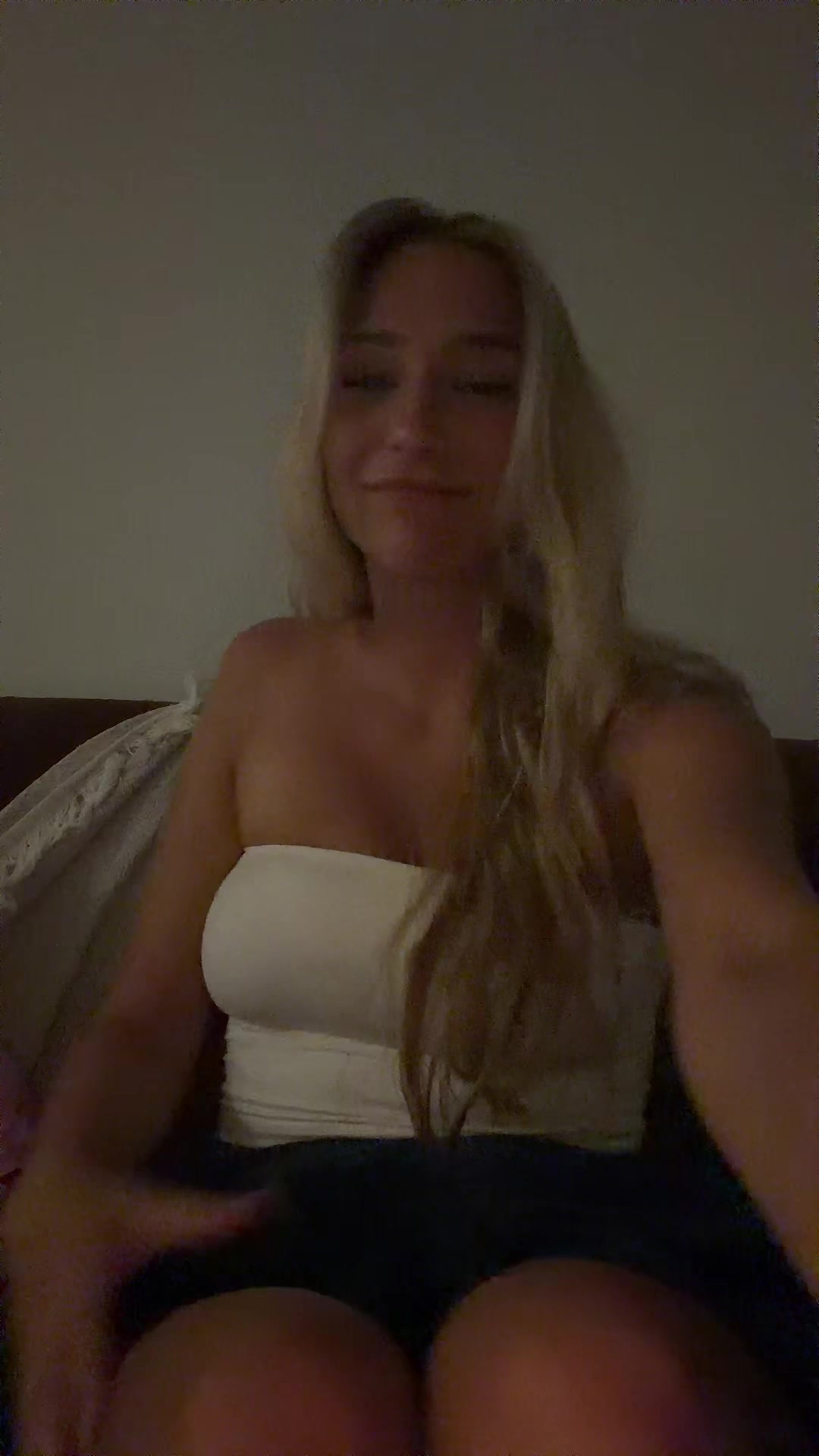 @Delfineee