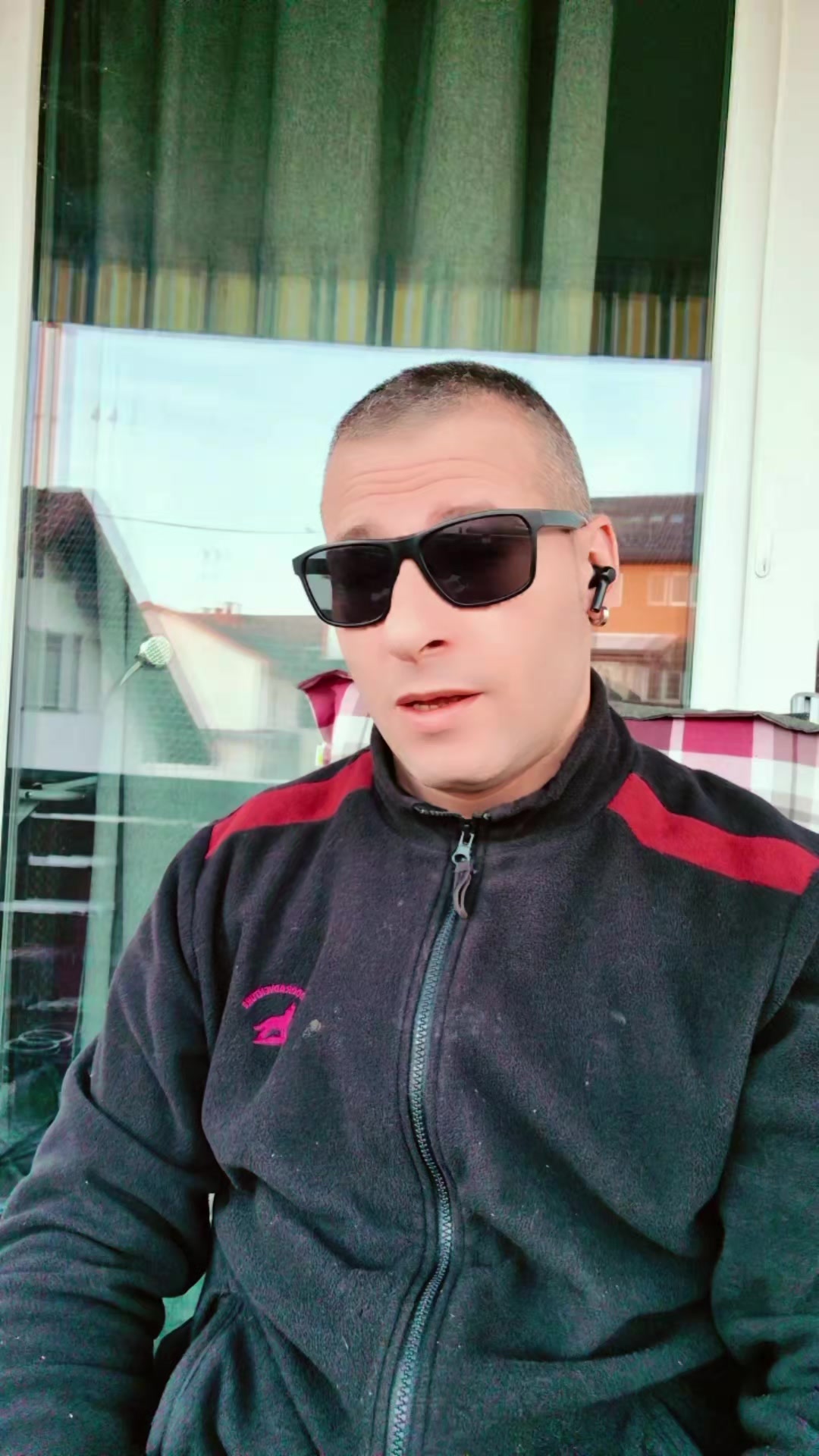 @Io sono ancora quà😎