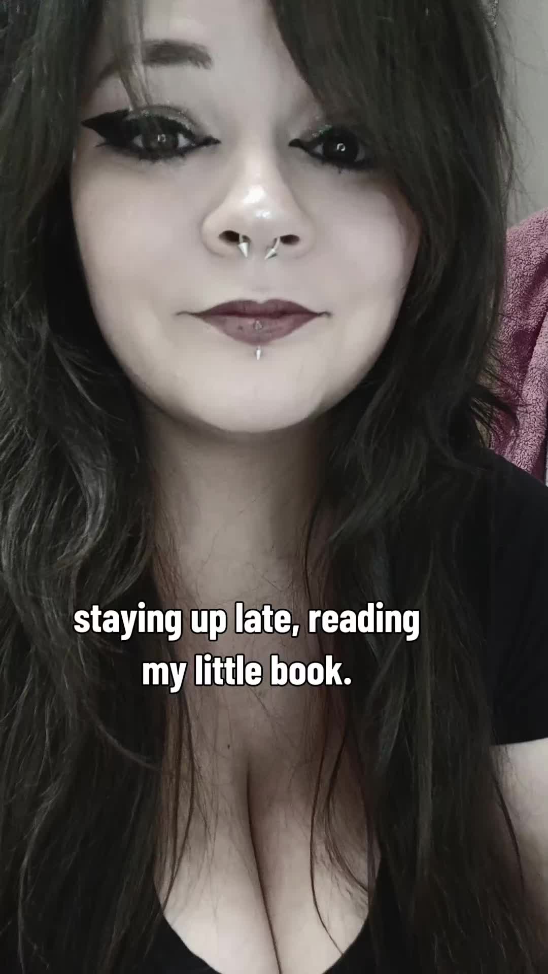 @Mandi📚🦩🖤