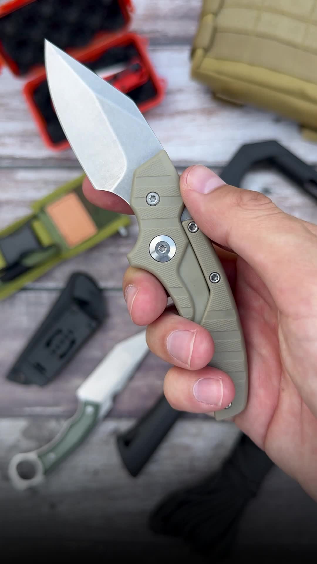 @survival.knives