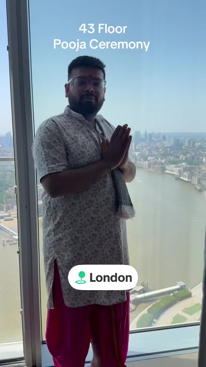 @Mayur Bhatt _Hindu Priest