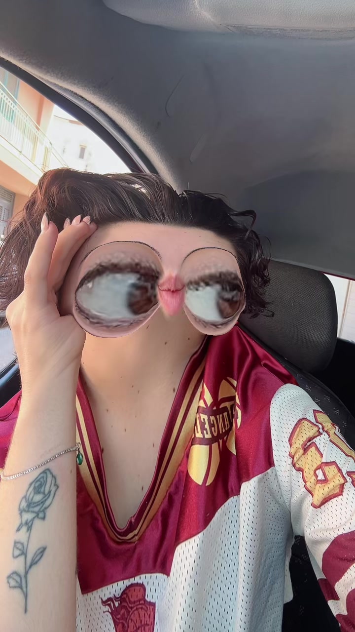 @Rosie_