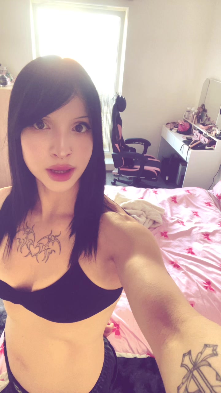 @muscled0ll