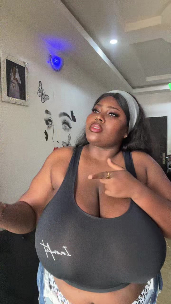 @✨That_biggirl✨
