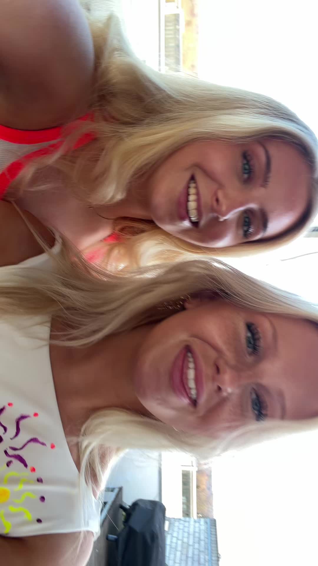 @🚶🏼&zwj;♀️
