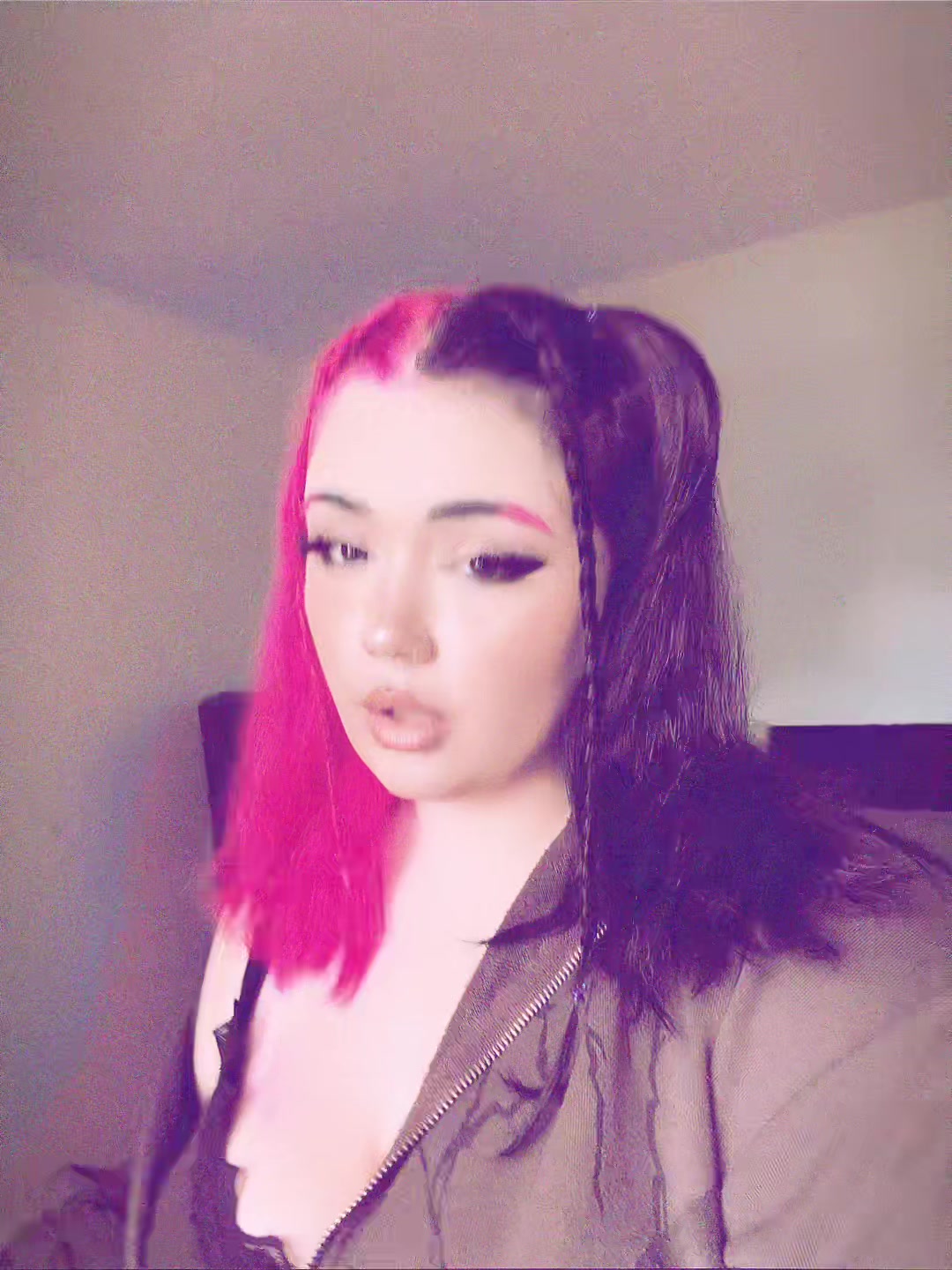 @𝐂𝐡𝐥𝐨𝐞 ꨄ︎