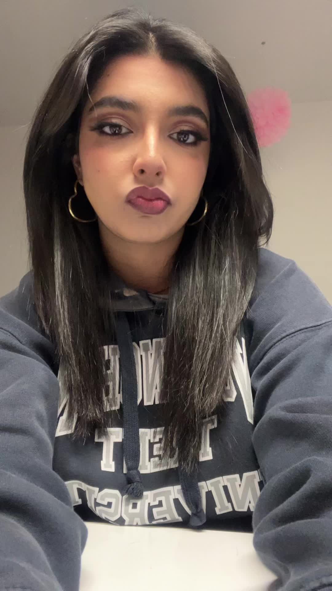 @Janvi 🪸