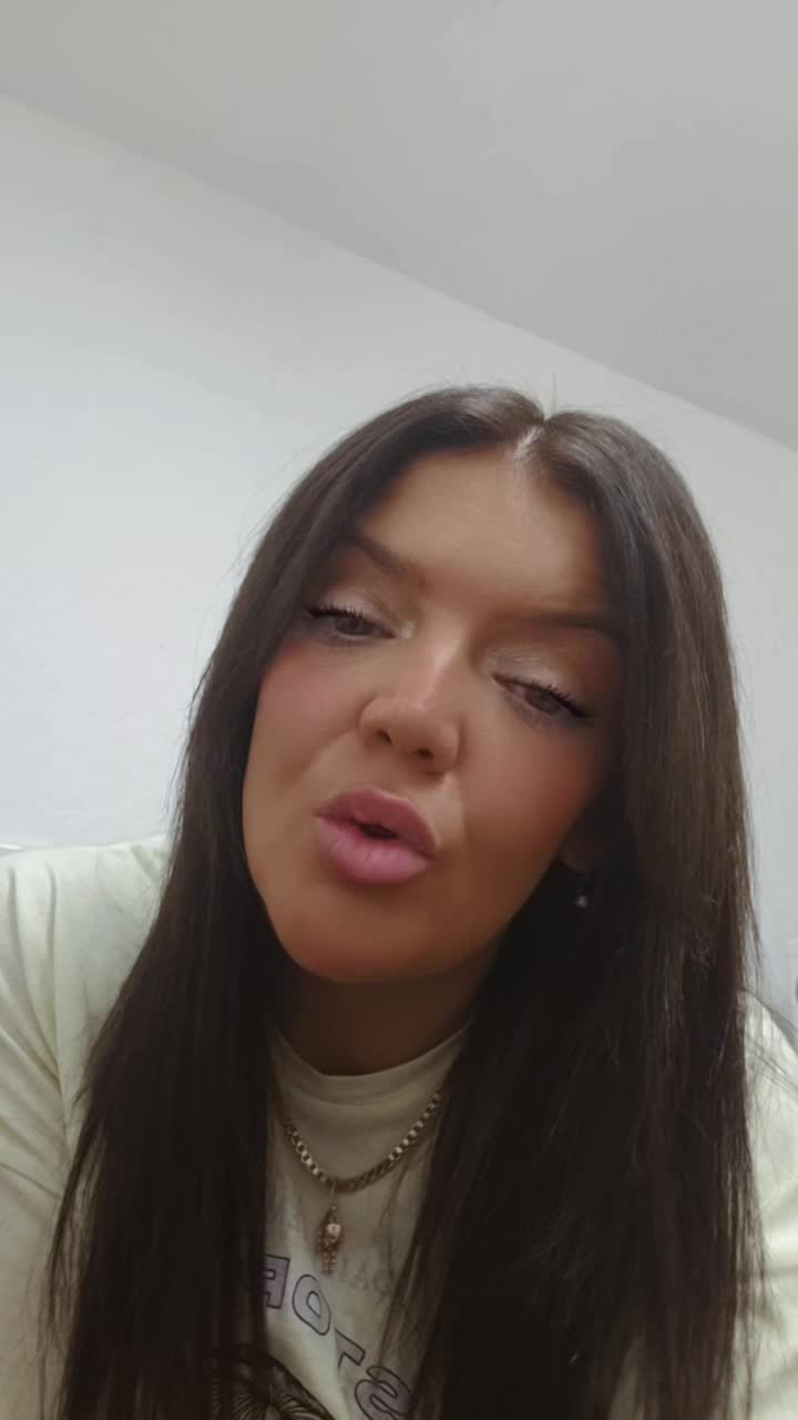 @Natalie Curwood 🍑