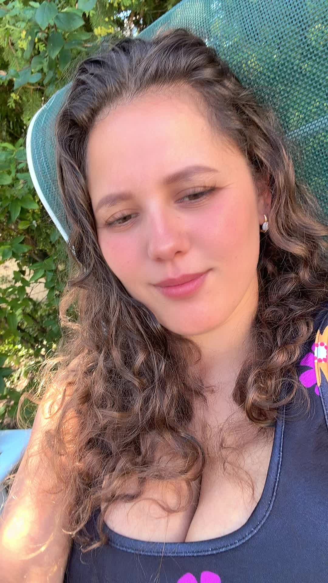 @MĂDDĂ 🌹💗