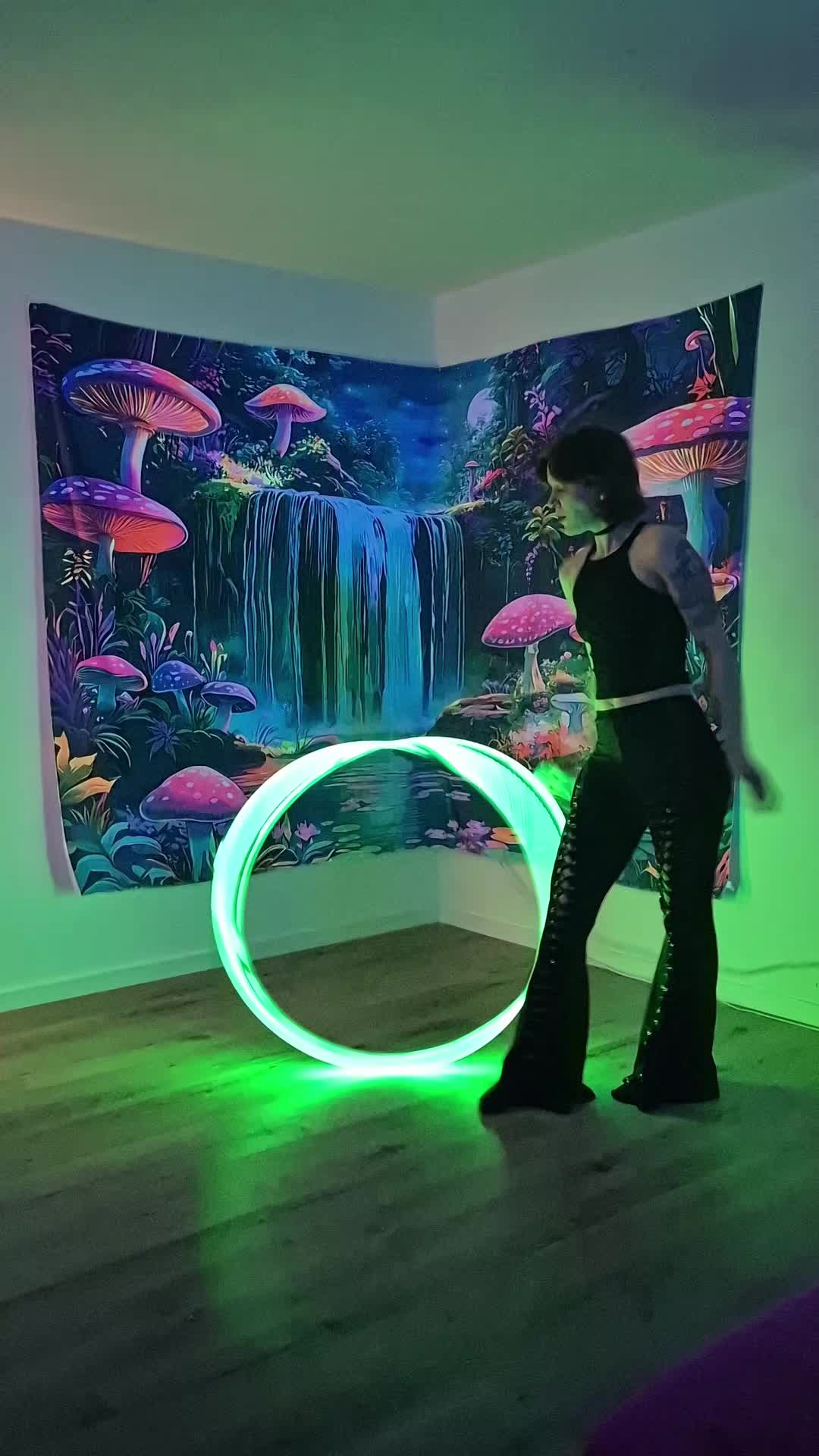 @Hu.Laura.Hoop