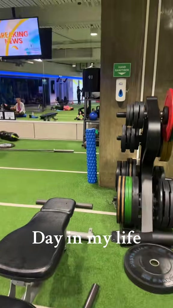 @nursewhovlogs
