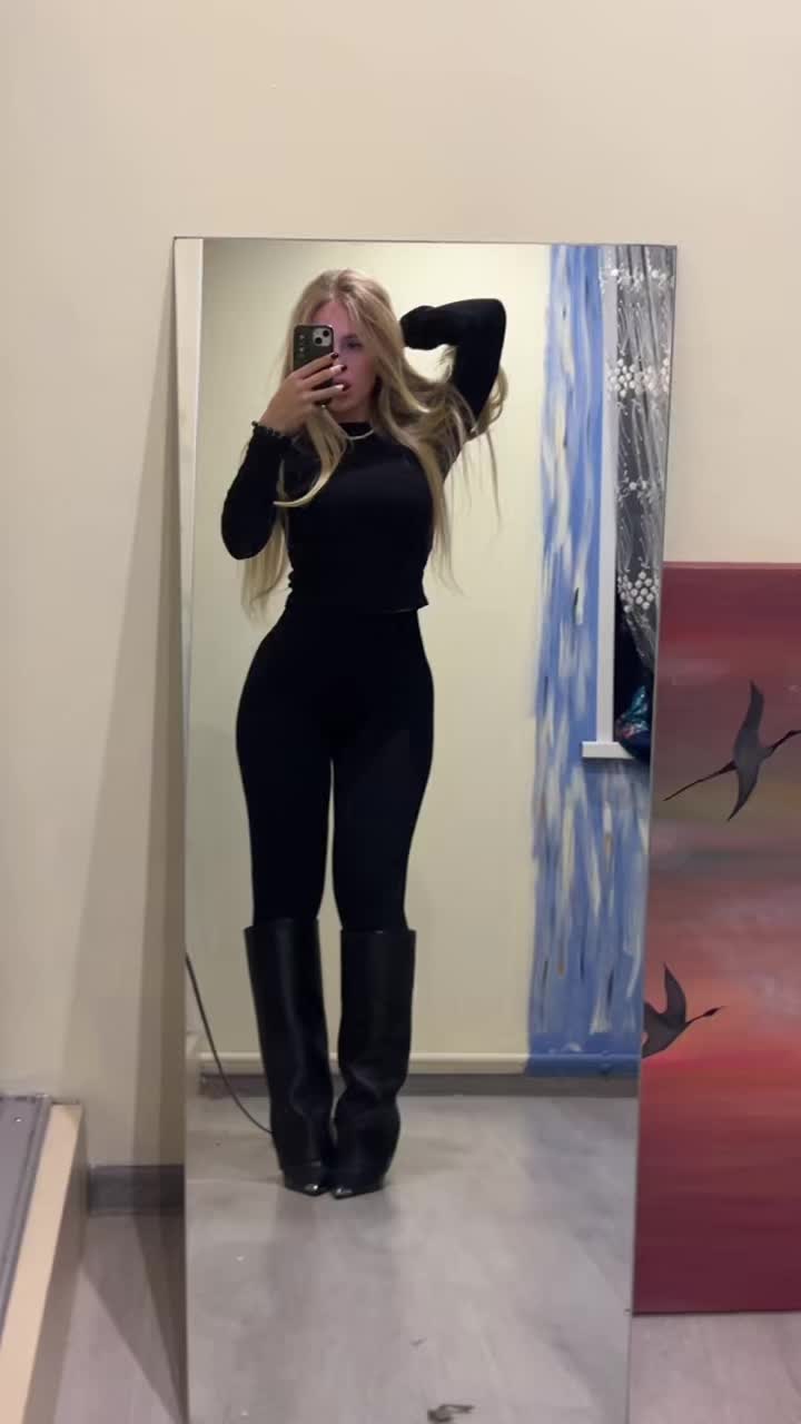 @Ариша Муравьёва