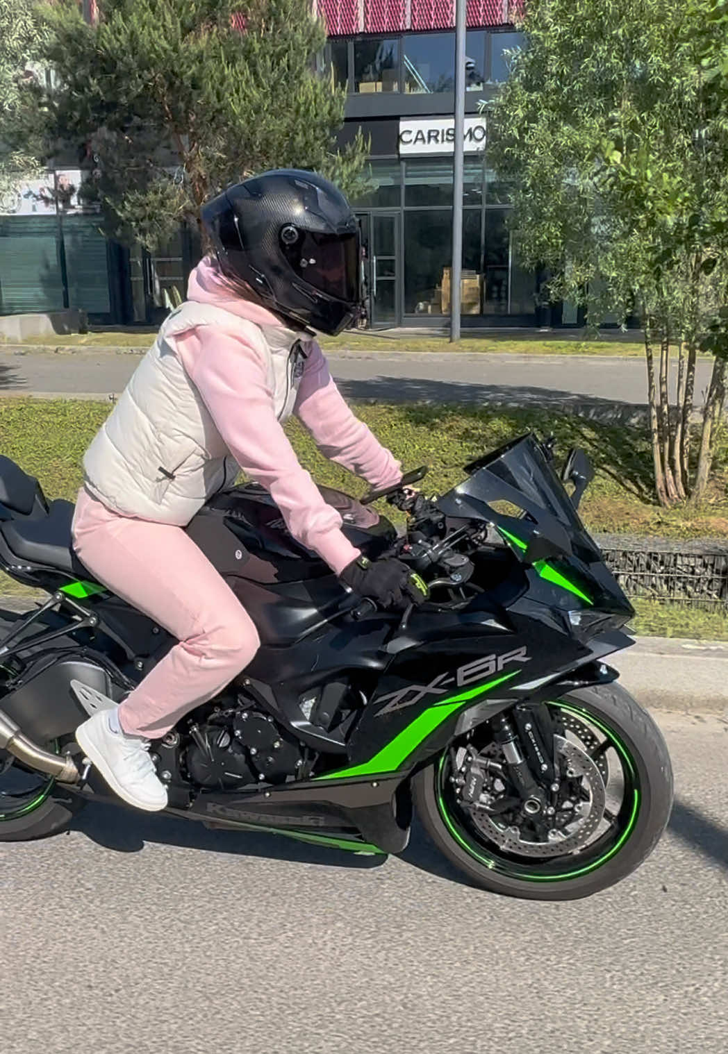 @Anissa 🏍