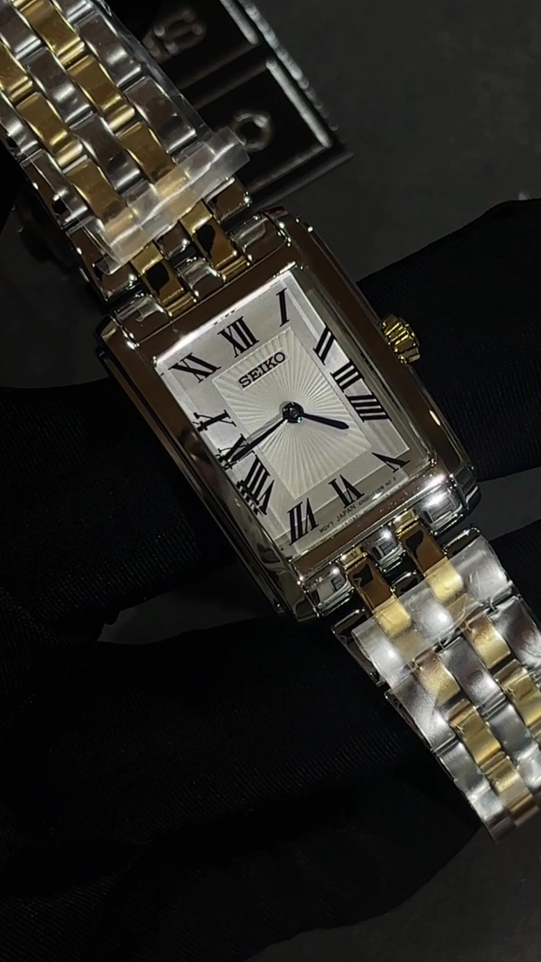 @Yonzon Timepieces