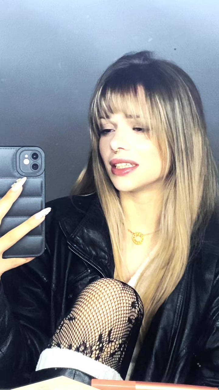 @lariuuuus