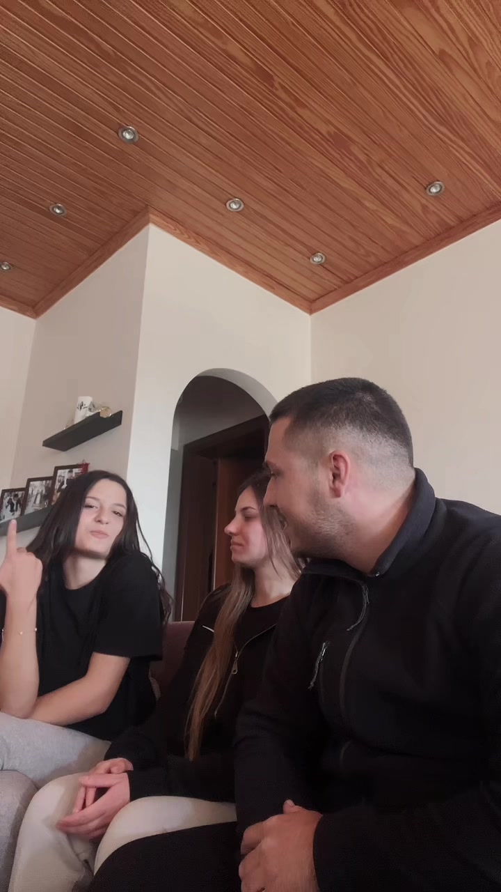 @'&Delta;&eta;&mu;ή&tau;&rho;&eta;&sigmaf; &Sigma;&tau;έ&lambda;&iota;&omicron;&sigmaf;'