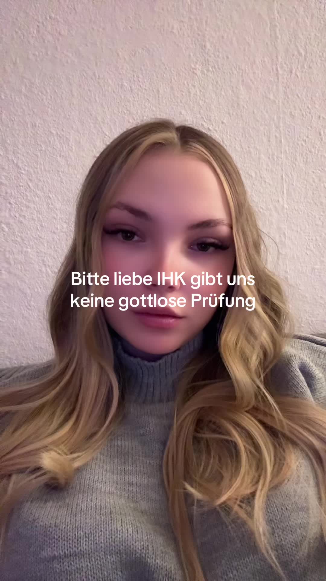@J e l l a