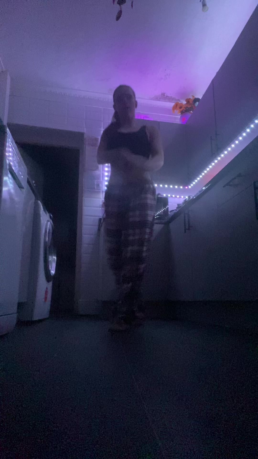 @ꨄ