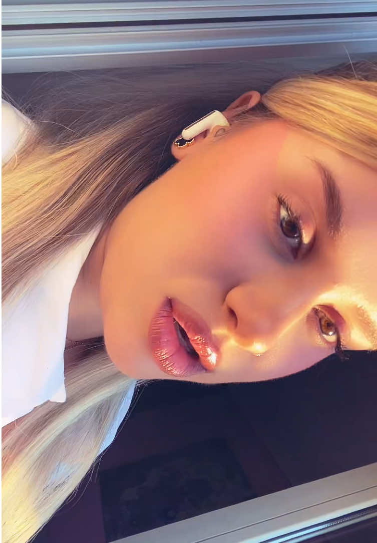 @Sara Lech&oacute;n