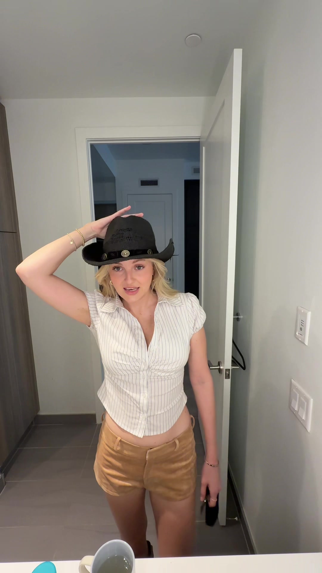 @dumbblondediary