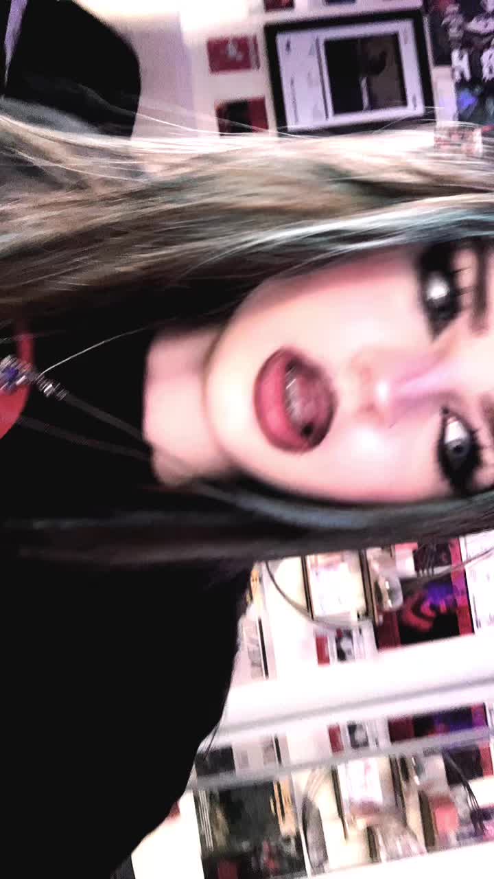 @lara ⊬
