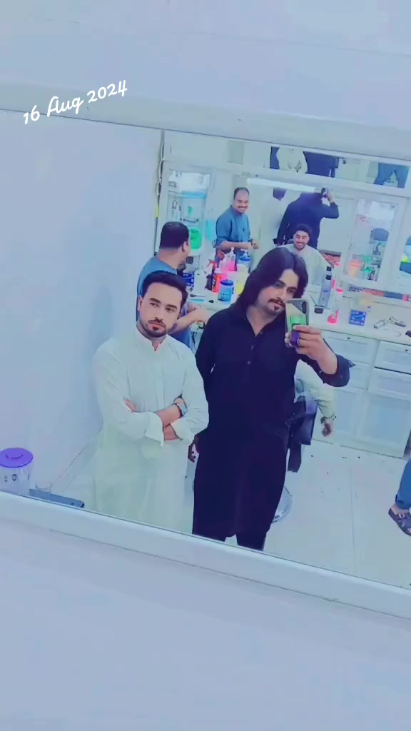@Ayaz MaSooD YaŕBasĥ✌️