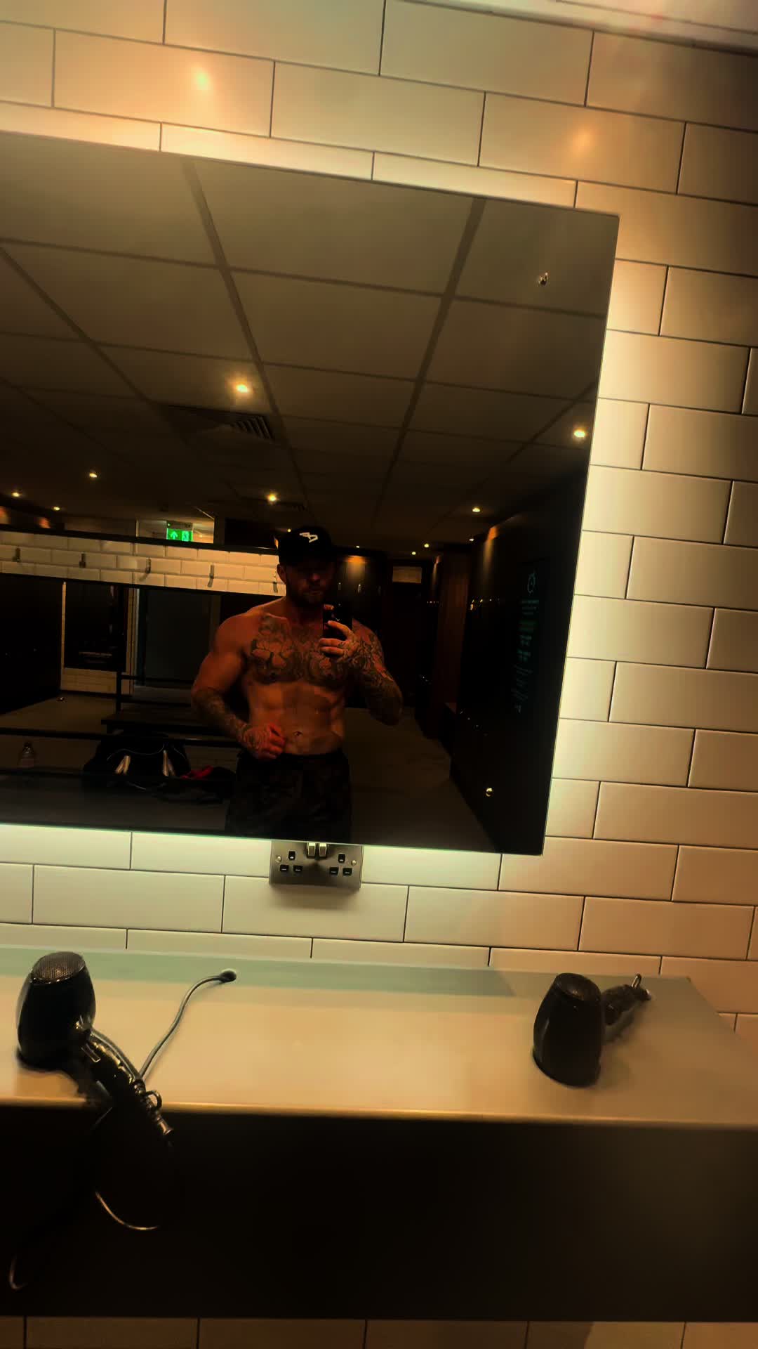 @FITNESSWITHCHRIS