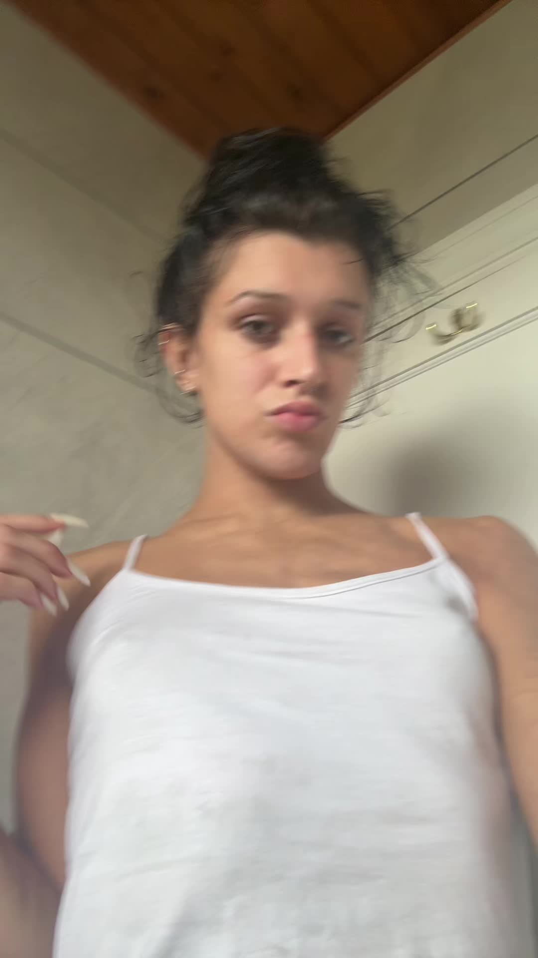 @￼