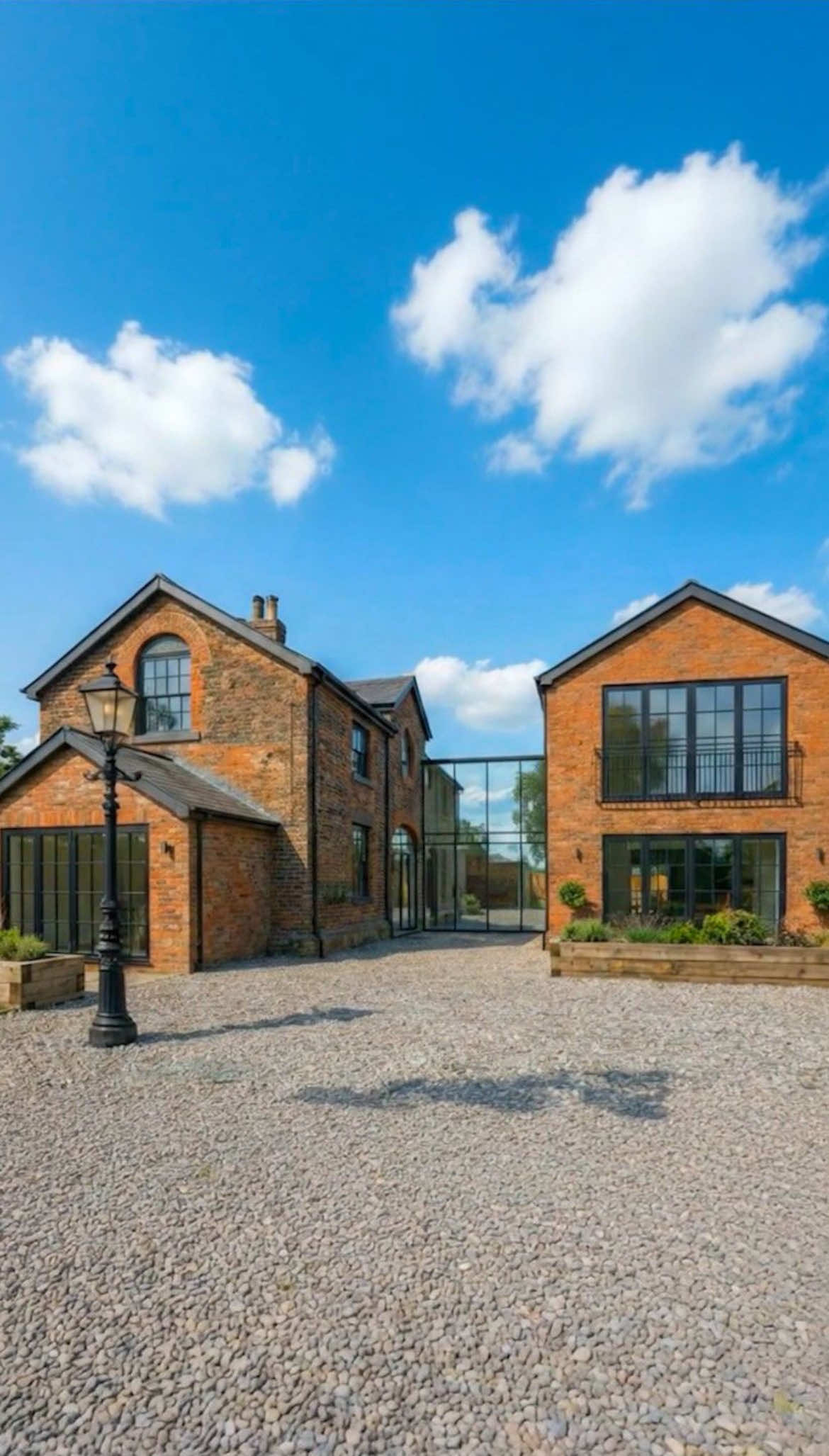 @millionairehomesuk