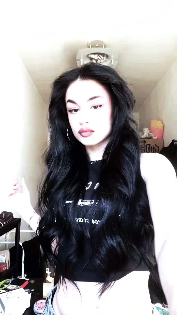 @RHYLLOW