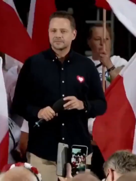 @Komentarze Polityczne