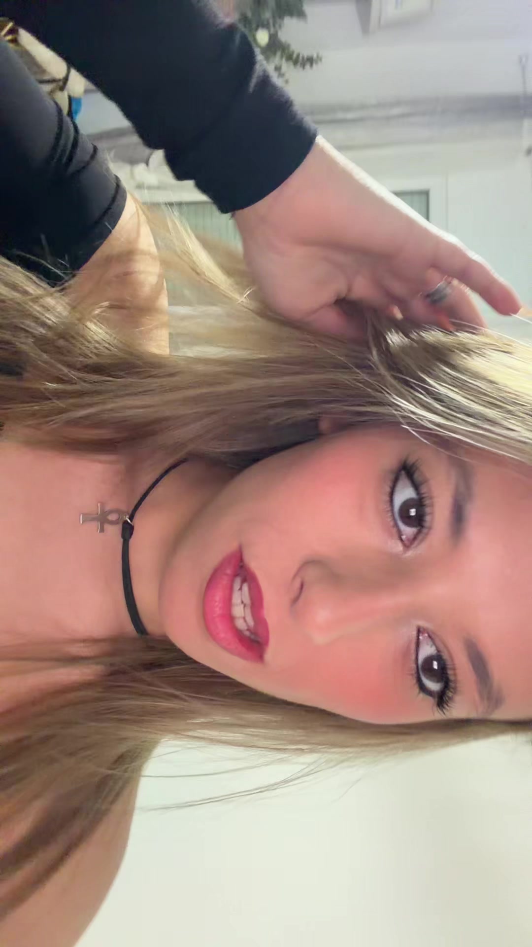 @Carlaaa._V