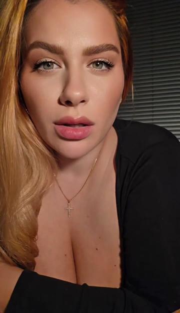 @Nina Phoenix 👑