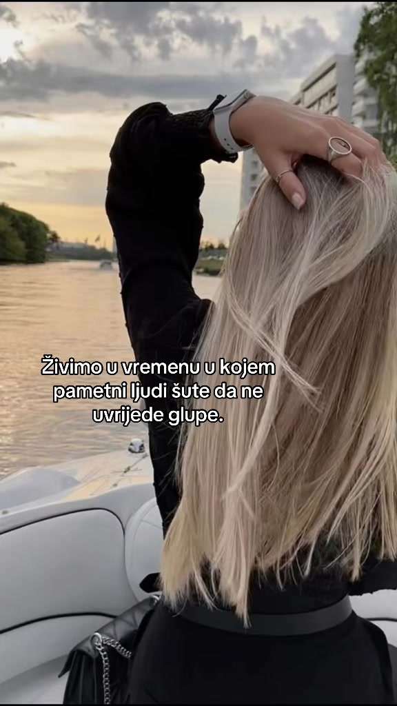 @𝑫𝑰𝑵𝑨 𝑭𝑬𝑹𝑰𝒁