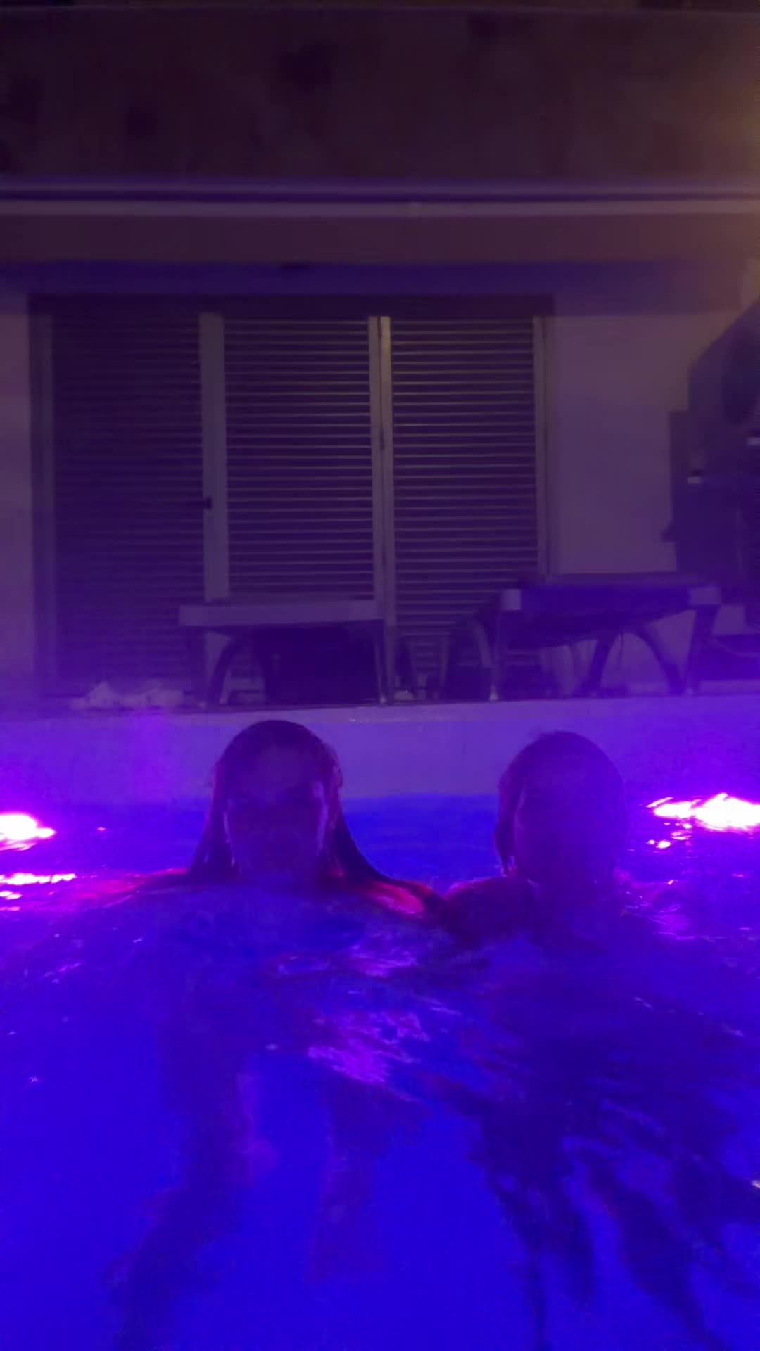 @serenandolivia