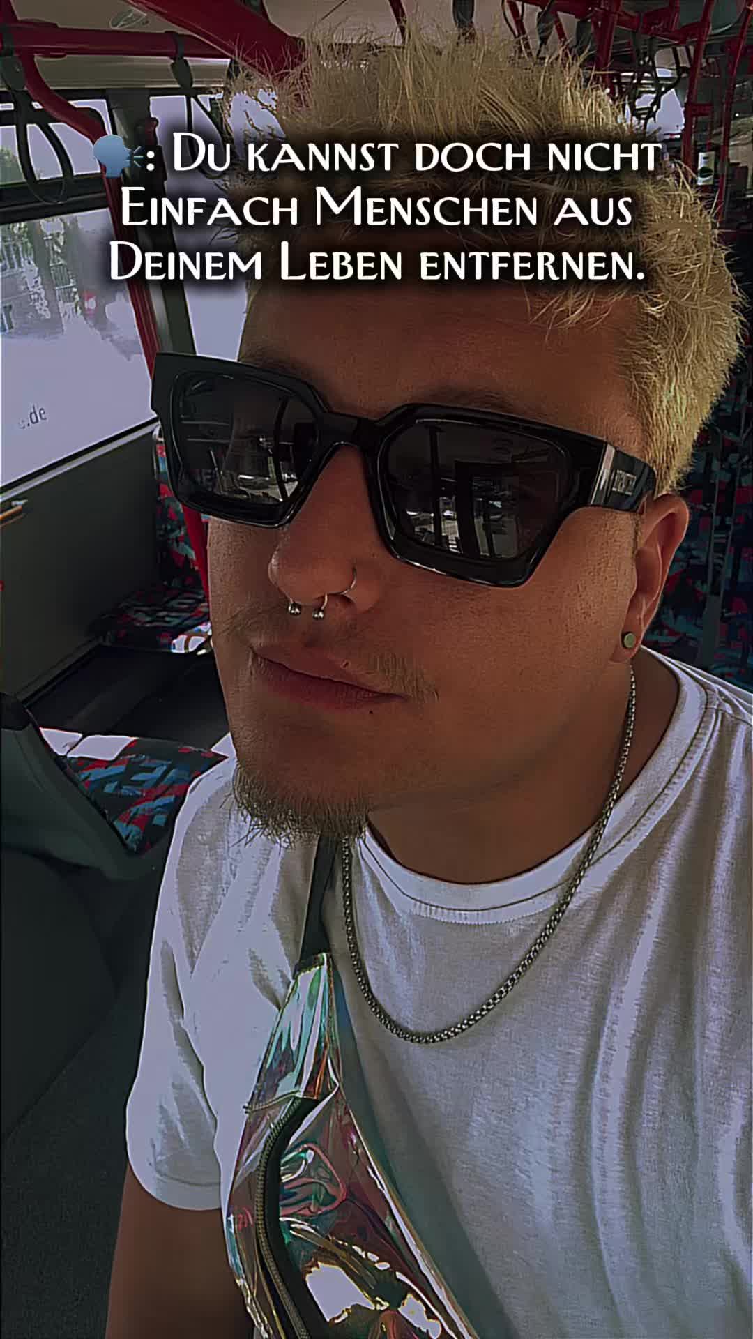 @Official_lukii_22