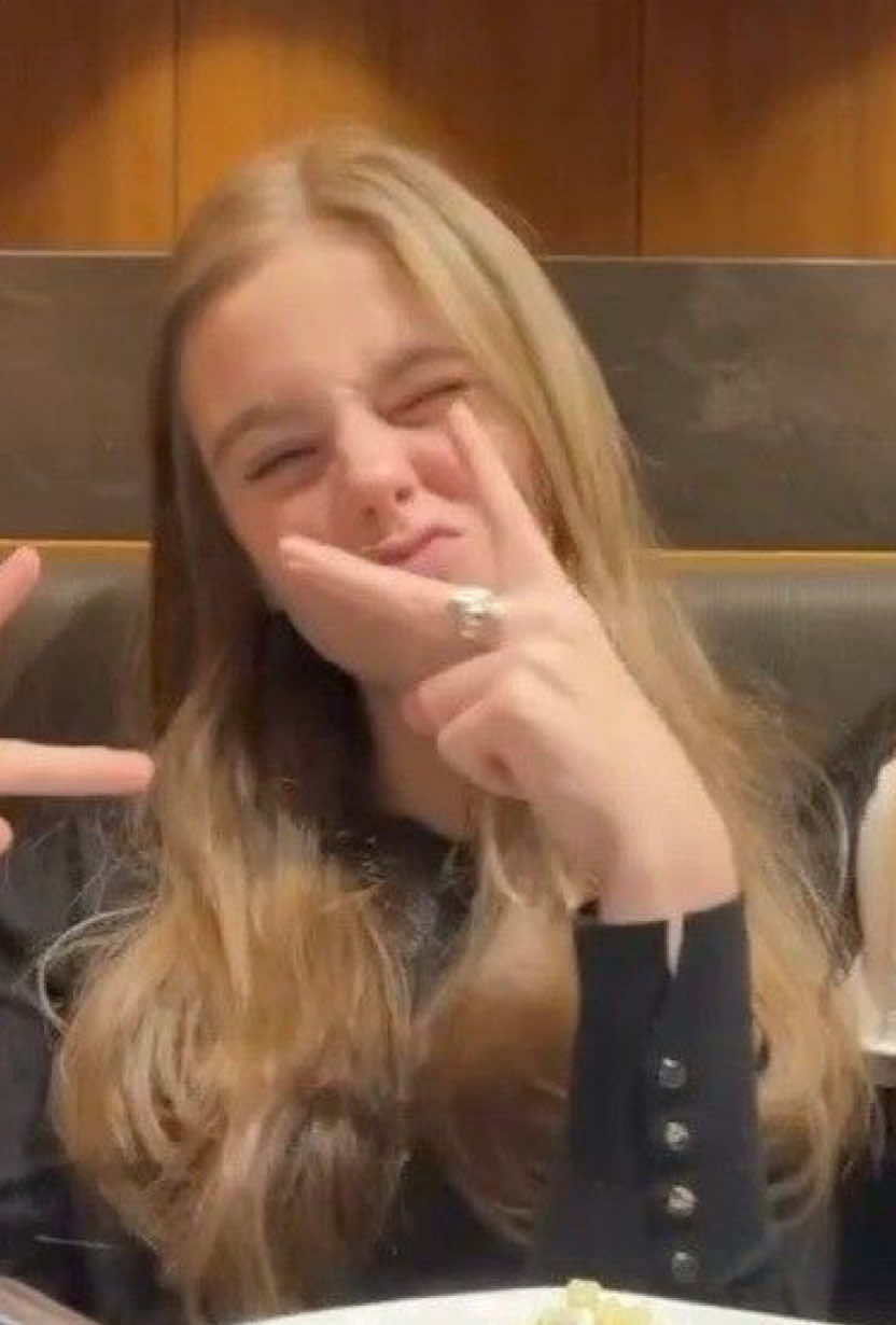 @𝐞𝐥