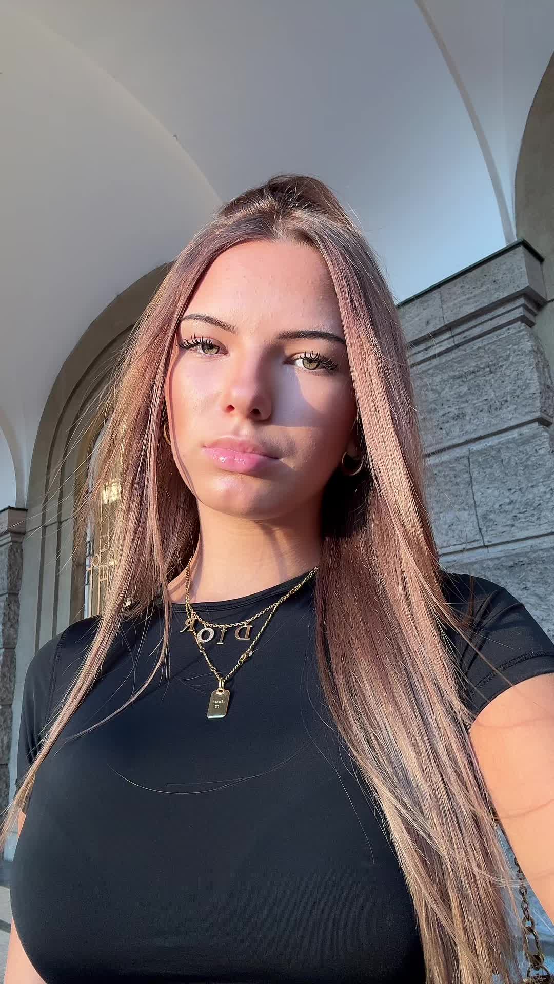 @Anicka
