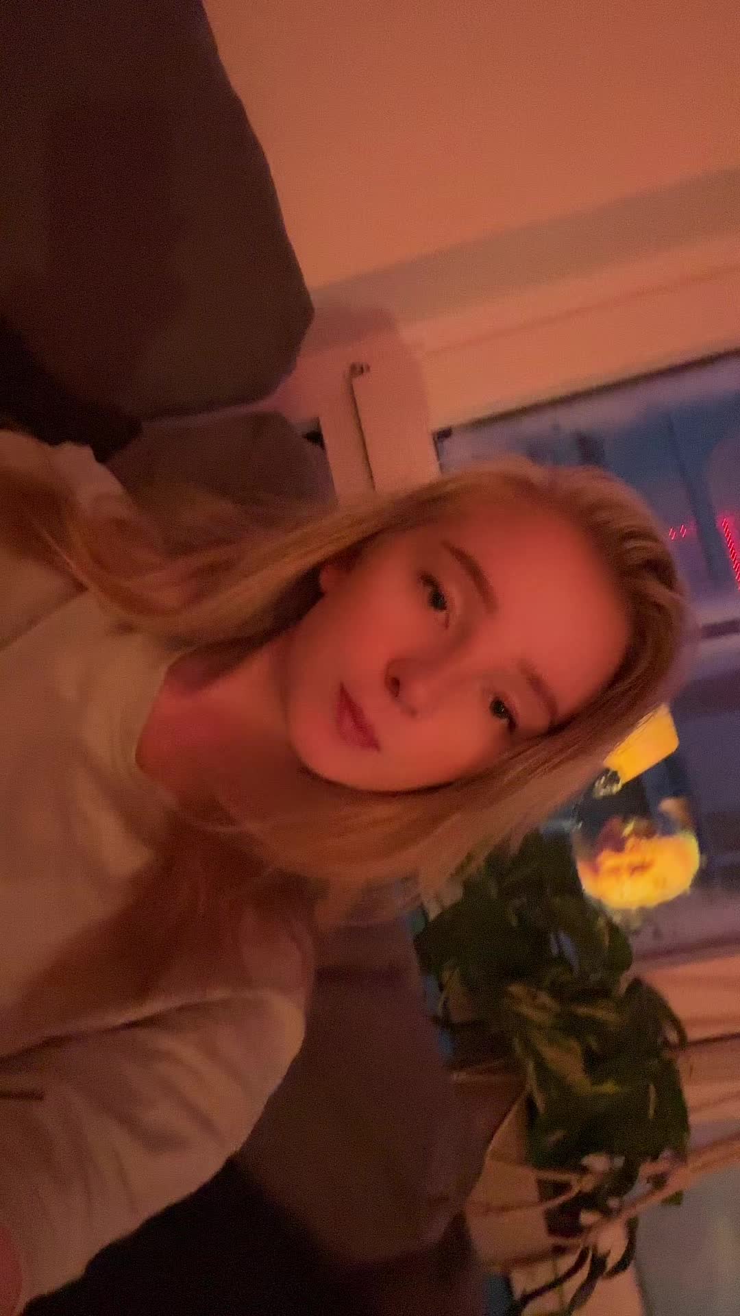 @Blonde_vivi