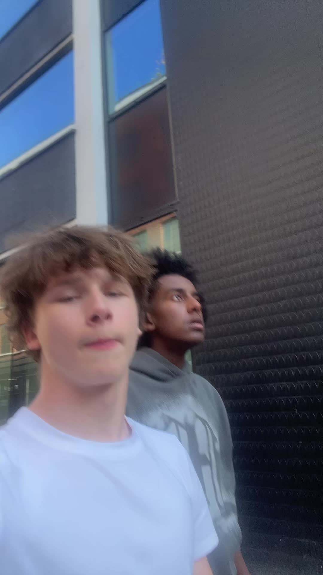 @Junior™️