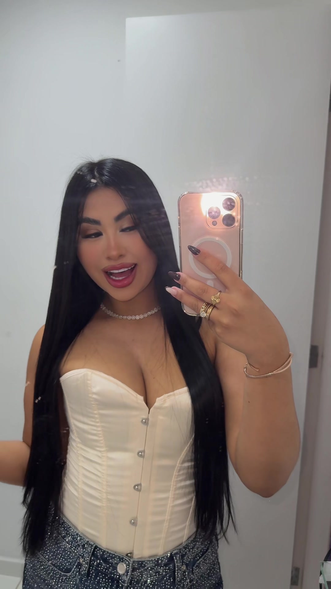 @thaiiiiisousaa