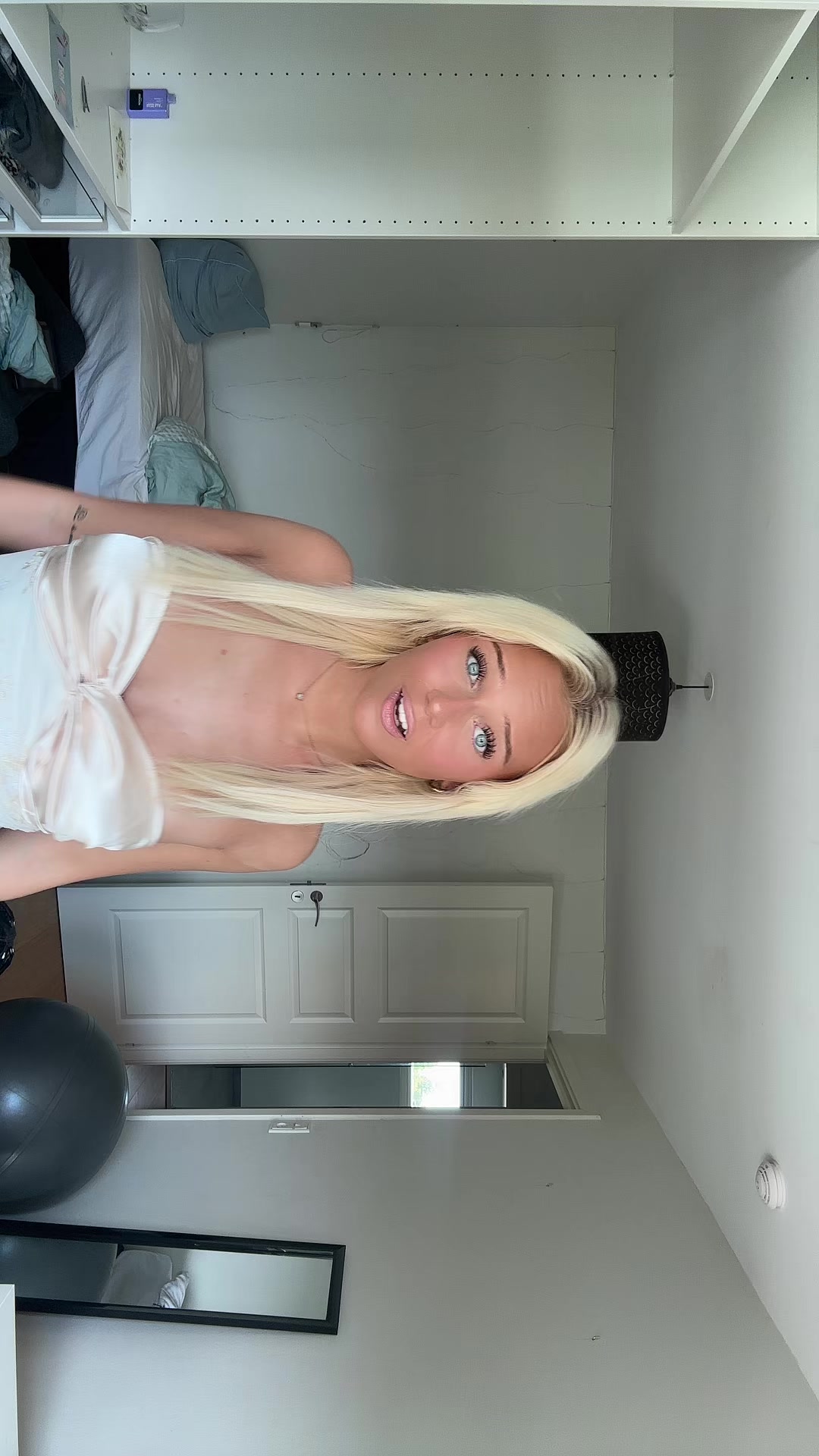 @𝒞𝓁𝒶𝓊𝒹𝒾𝒶