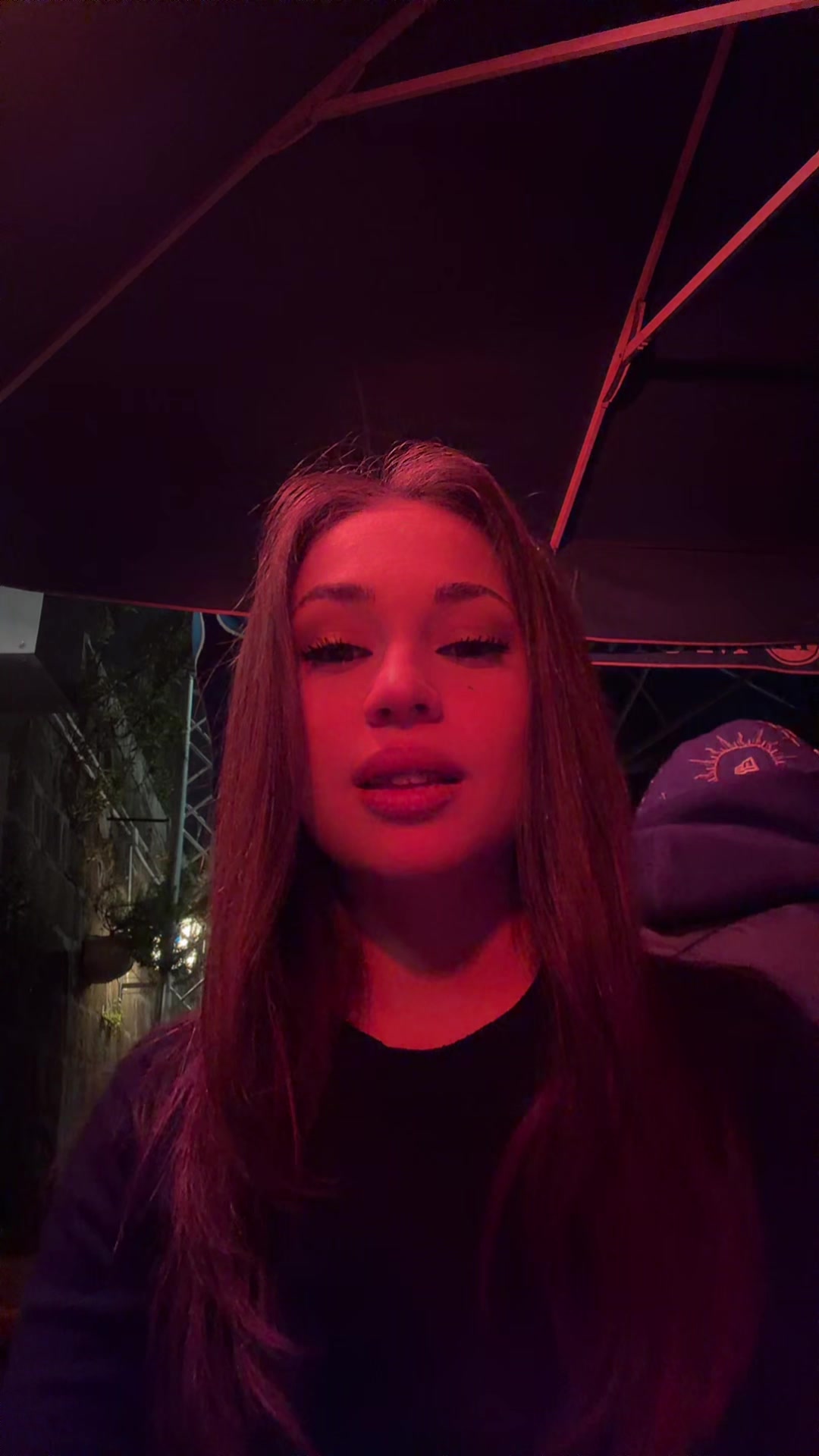 @lauraciotola_