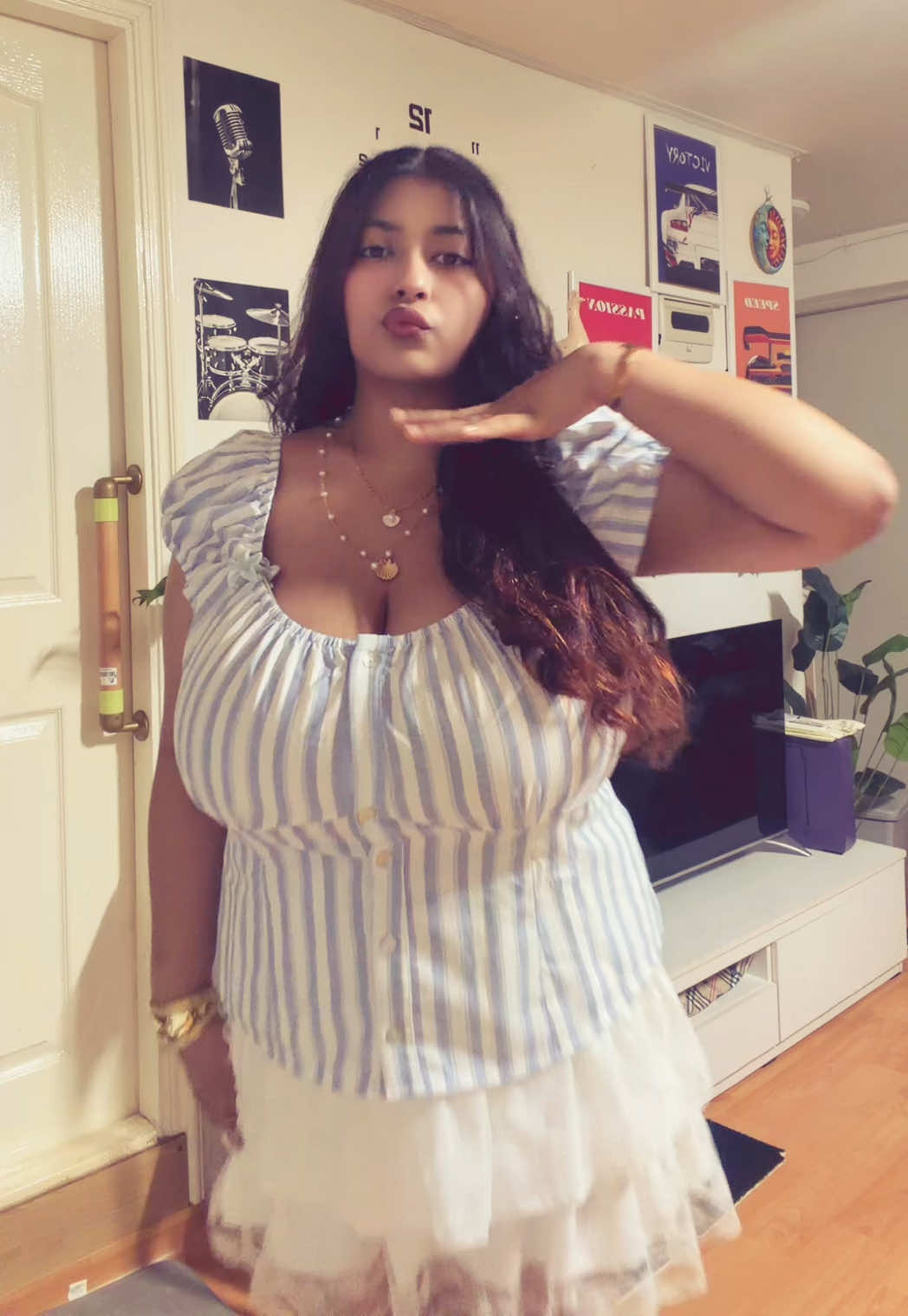 @Aashika 🥴